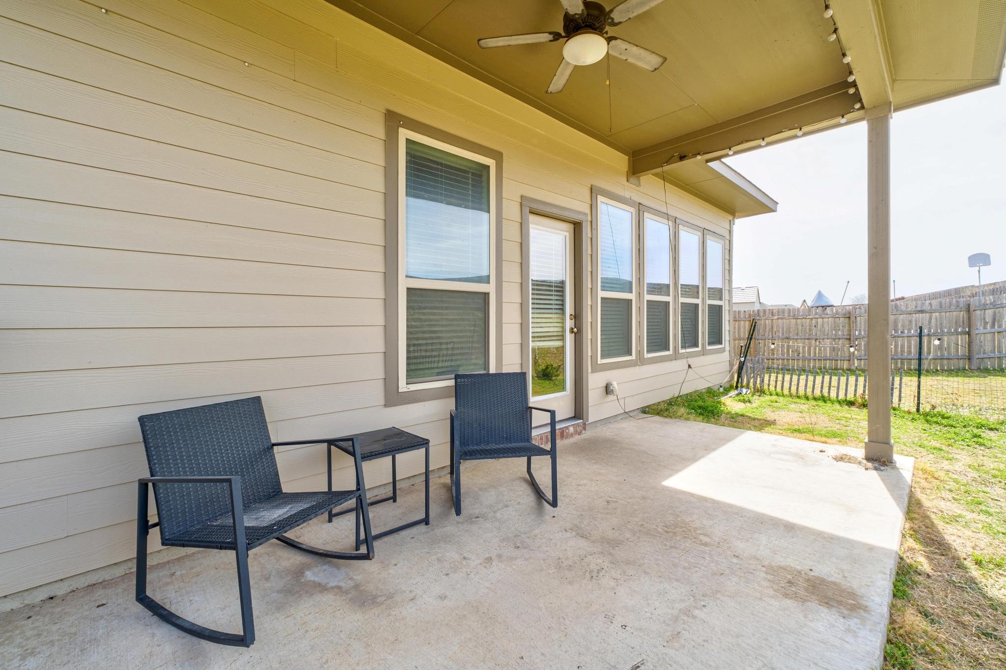 718 Hereford Loop Property Photo 30