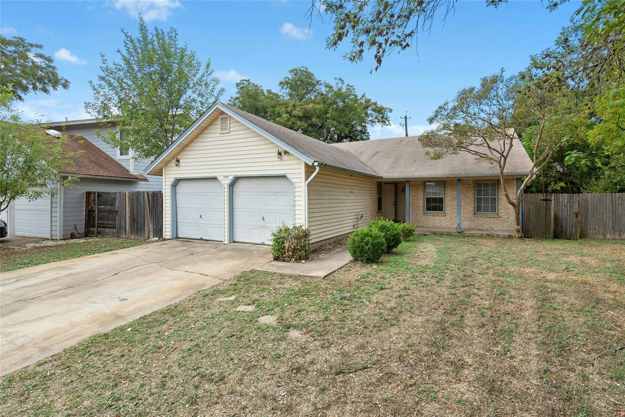 13187 Mill Stone Dr Property Photo 2