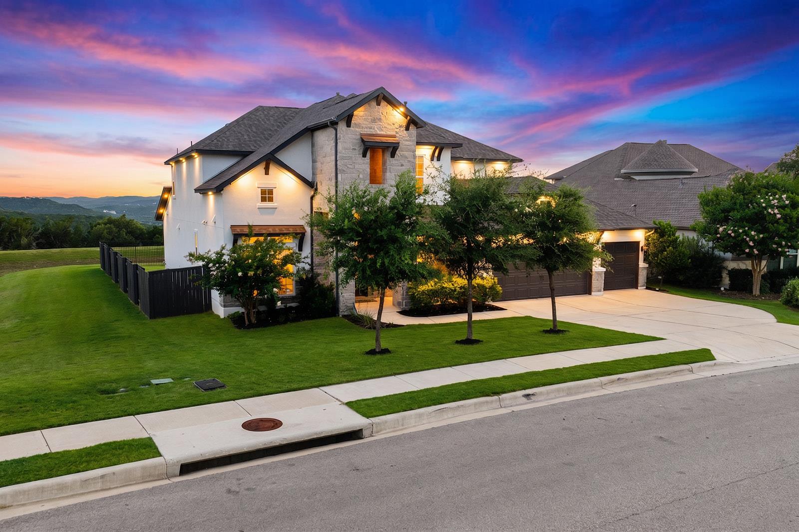 2717 Painted Sky Bnd Property Photo 2