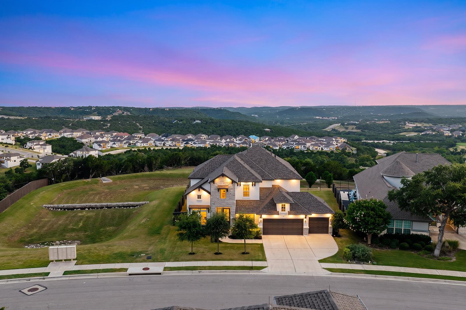 2717 Painted Sky Bnd Property Photo 3