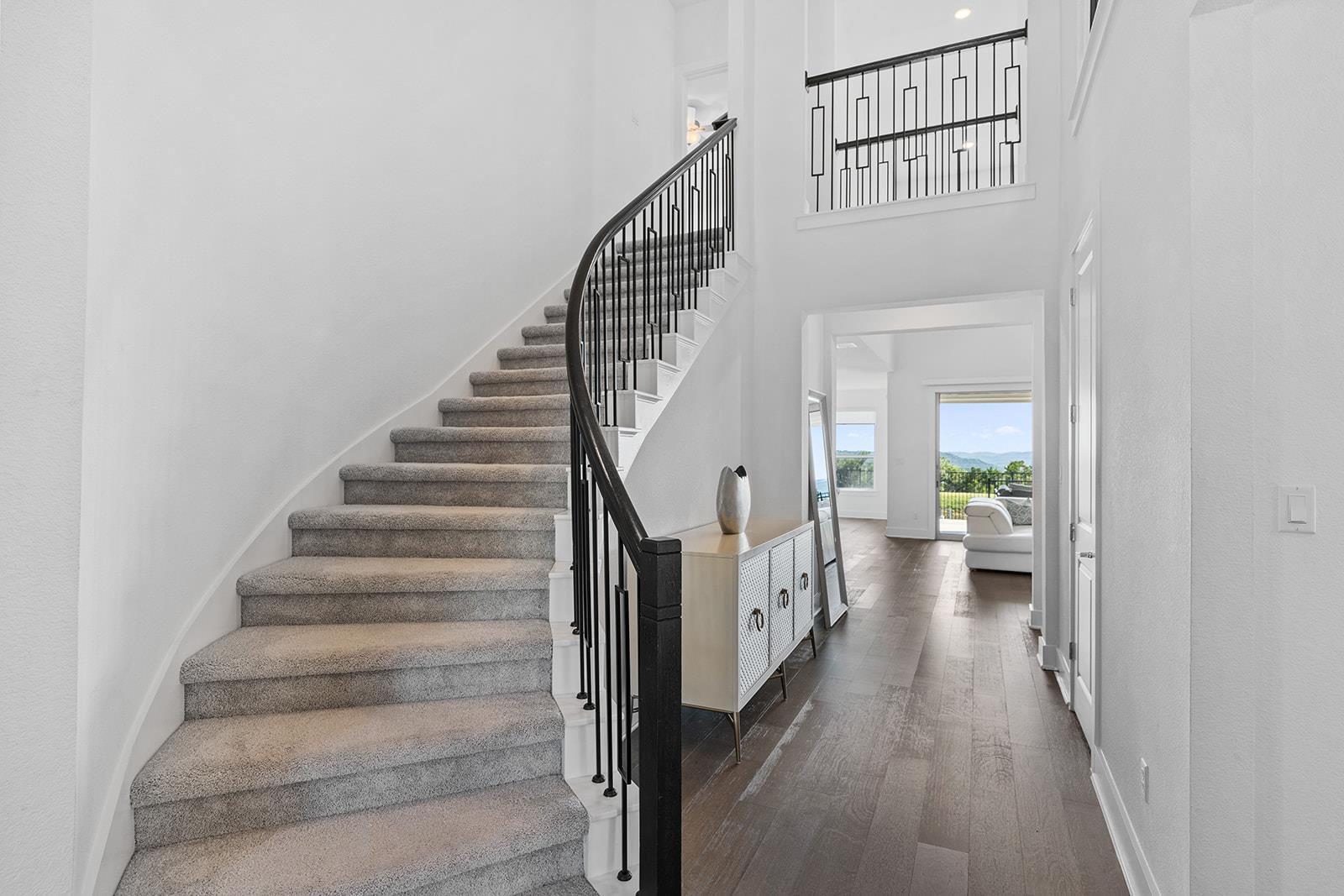 2717 Painted Sky Bnd Property Photo 4