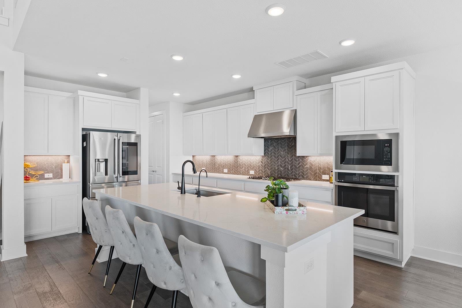 2717 Painted Sky Bnd Property Photo 6
