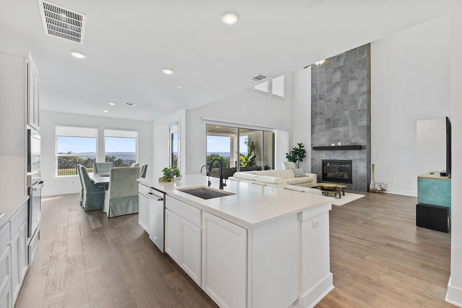 2717 Painted Sky Bnd Property Photo 9