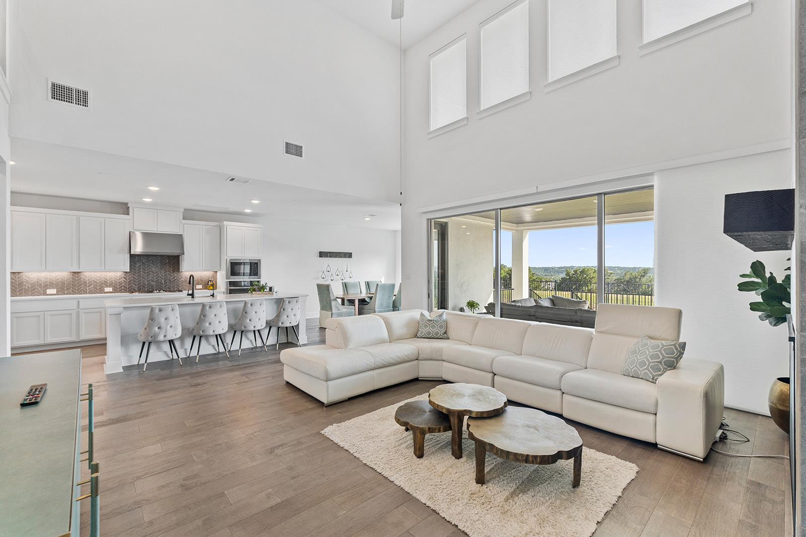 2717 Painted Sky Bnd Property Photo 13