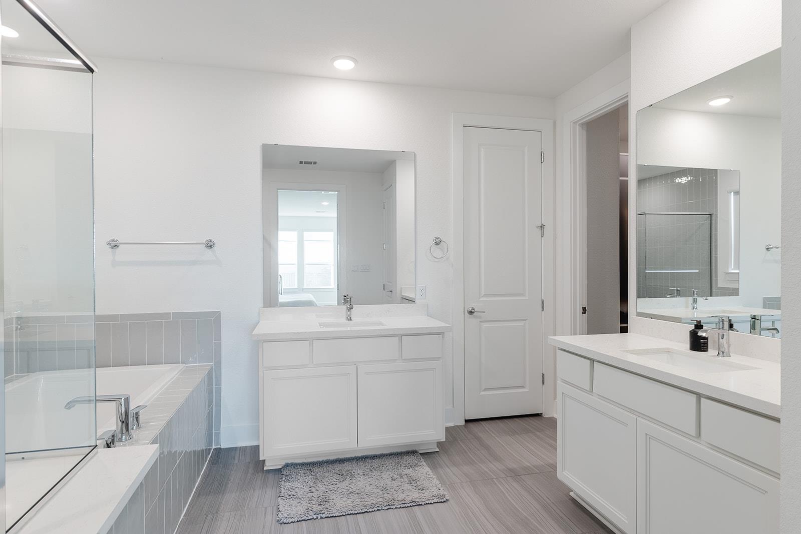 2717 Painted Sky Bnd Property Photo 16