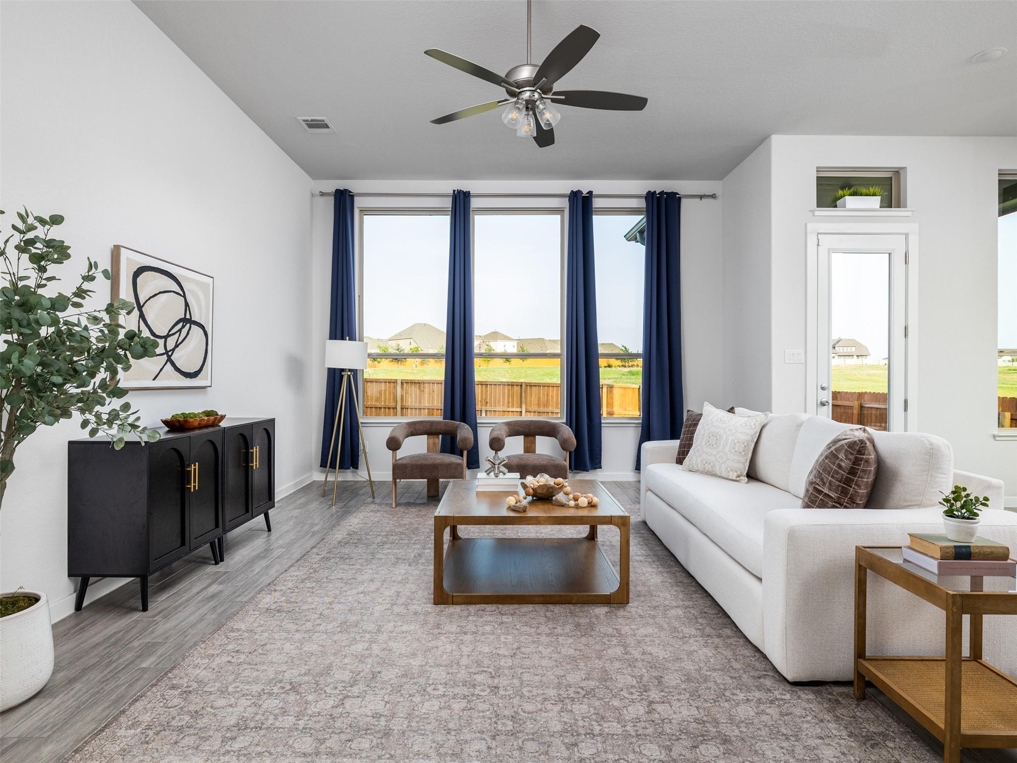 606 Spinnaker Loop Property Photo 2