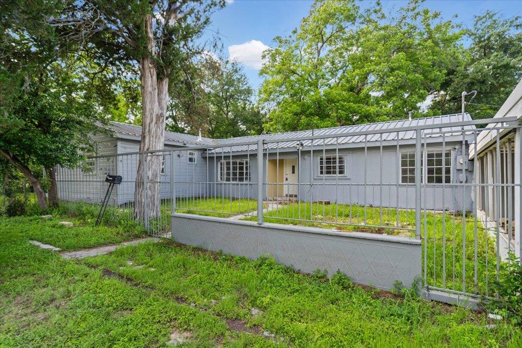 103 W Beaumont None Property Photo 1