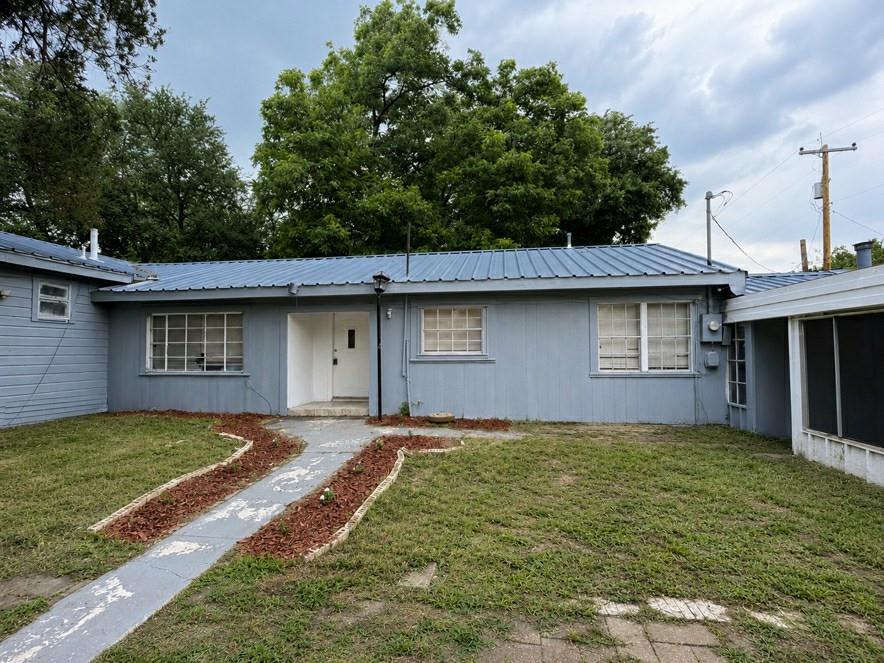 103 W Beaumont None Property Photo 1