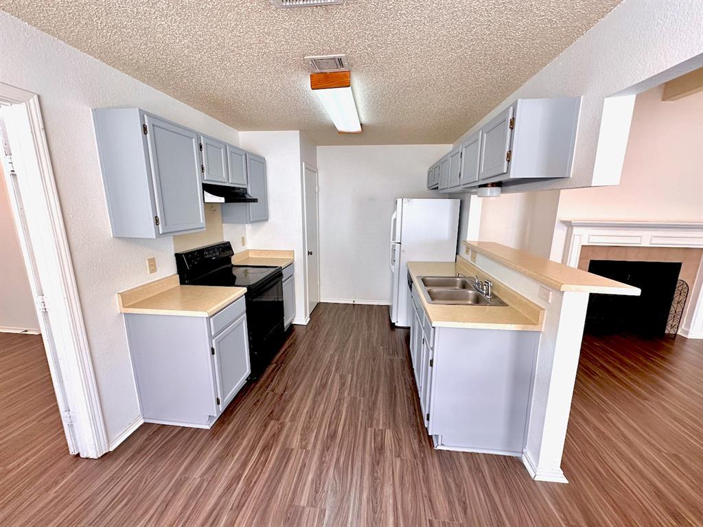 531 Cutty Trl #b Property Photo 2