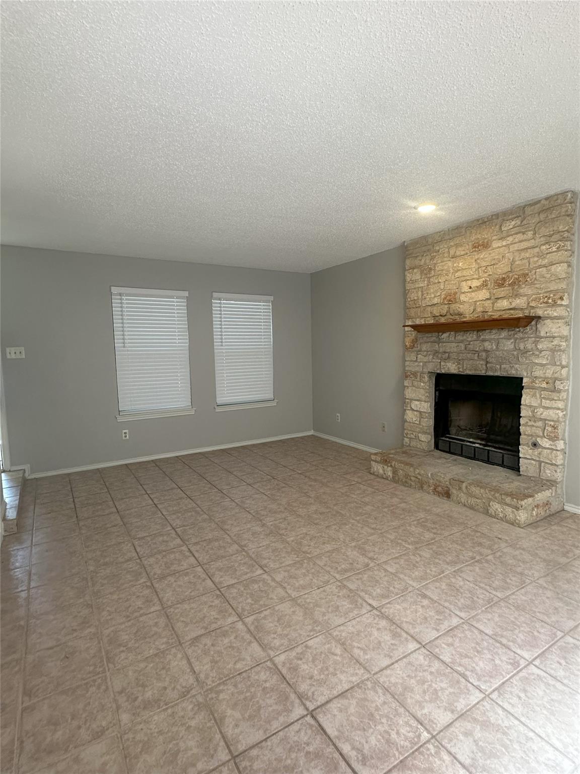 7800 Chimayo Cv #b Property Photo 4
