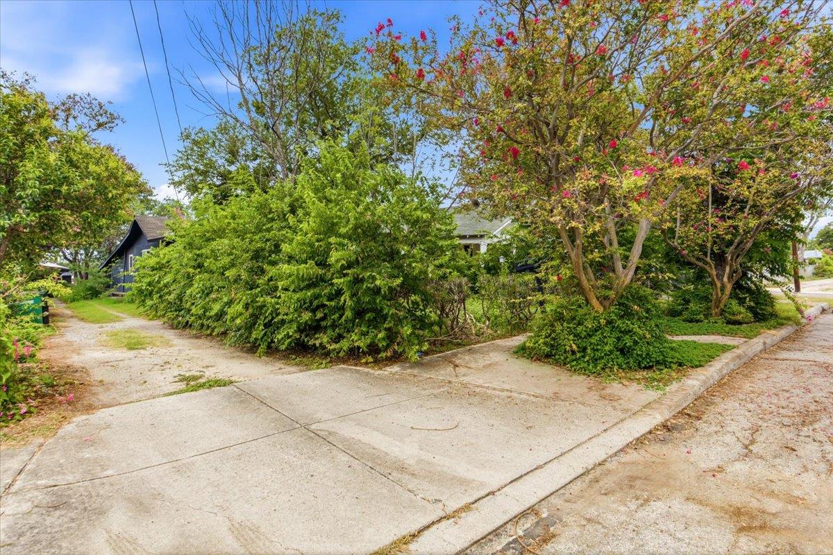 1920 Leal St #a & B Property Photo 4