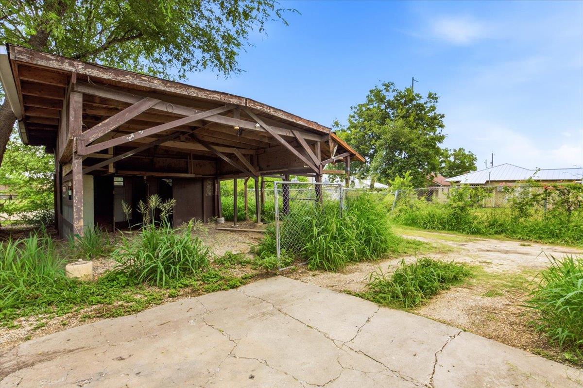 1920 Leal St #a & B Property Photo 10