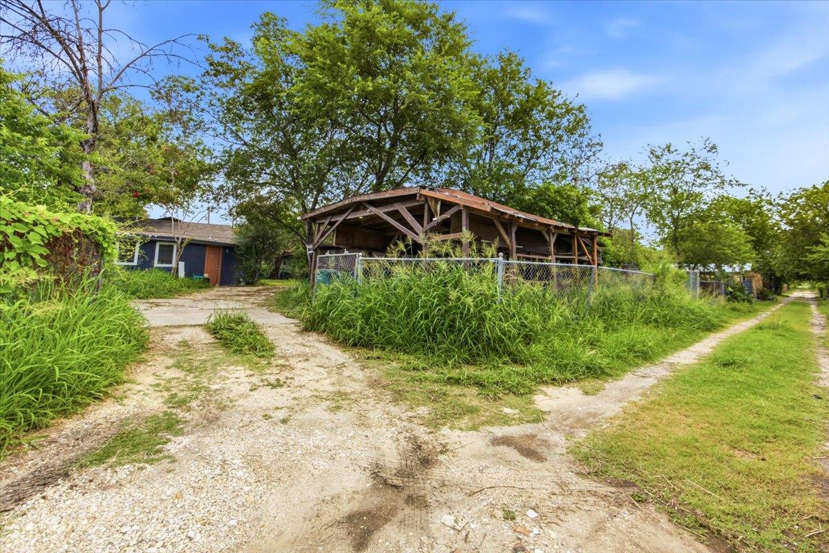 1920 Leal St #a & B Property Photo 12