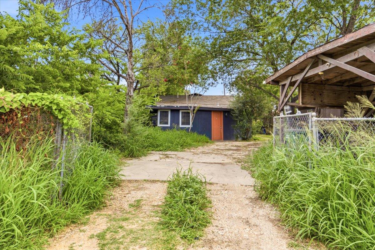 1920 Leal St #a & B Property Photo 14