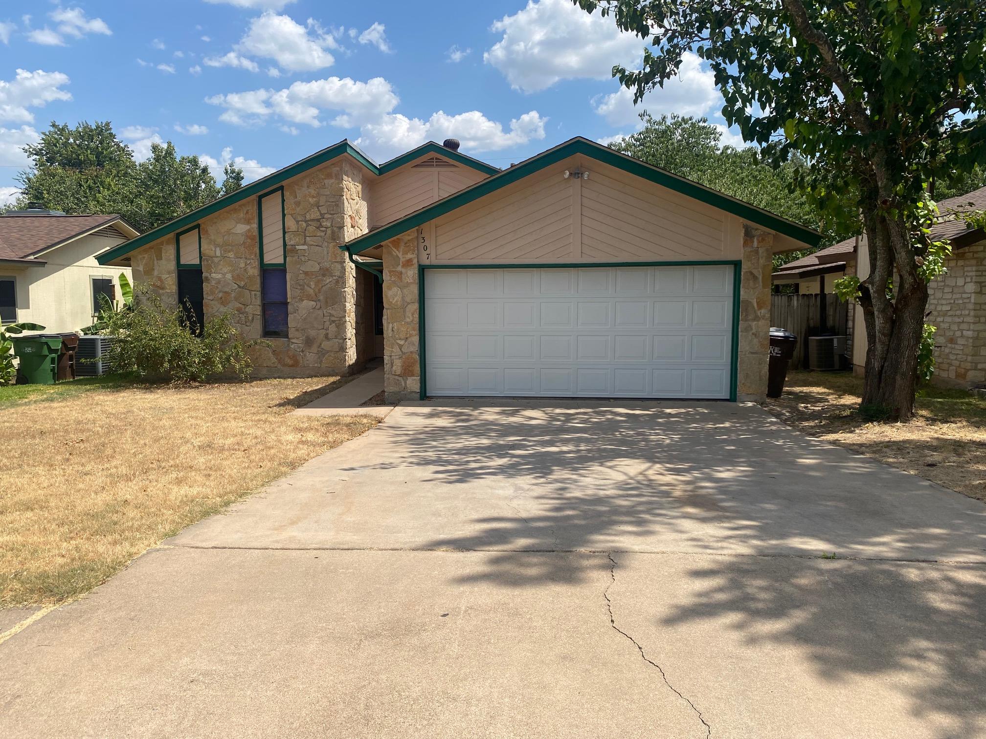 1307 Somerset Dr Property Photo