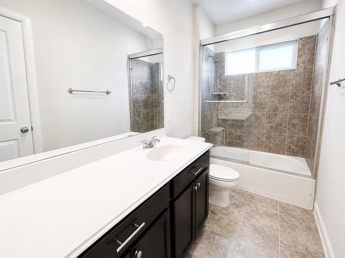 18512 Rio Chama Ln Property Photo 8