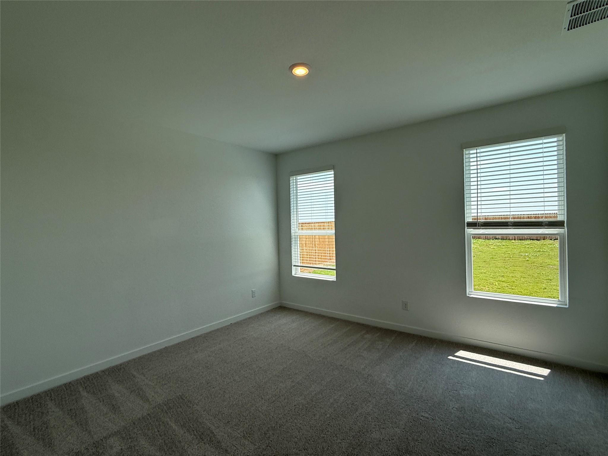 241 Seabreeze St Property Photo 6