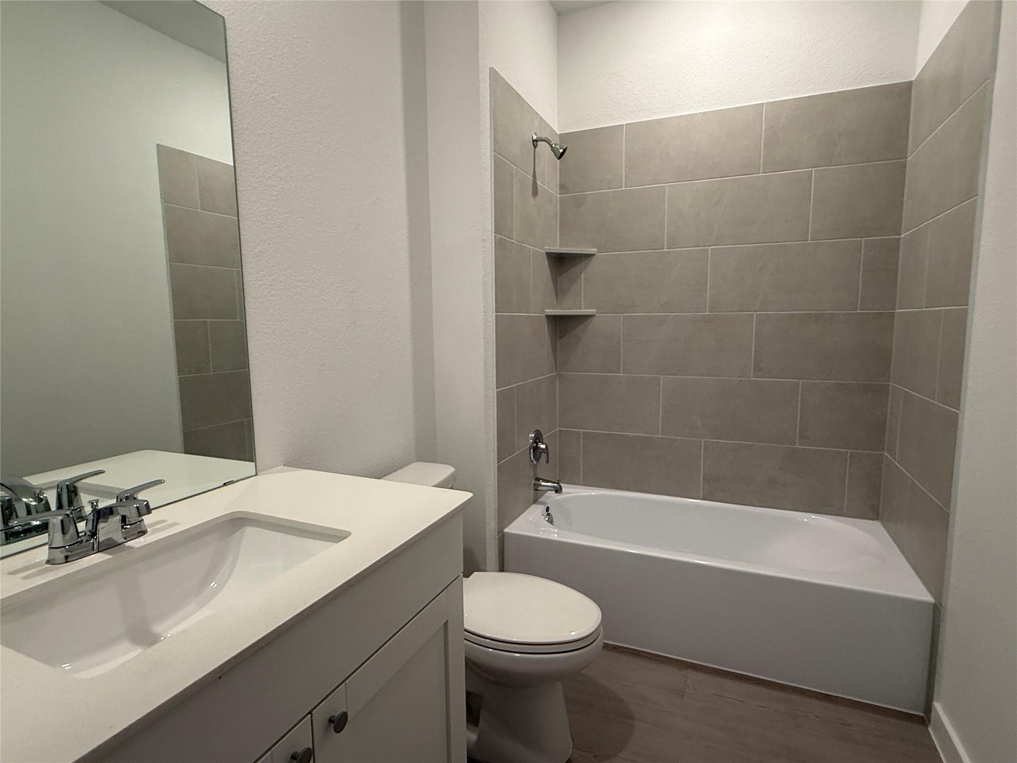 241 Seabreeze St Property Photo 15