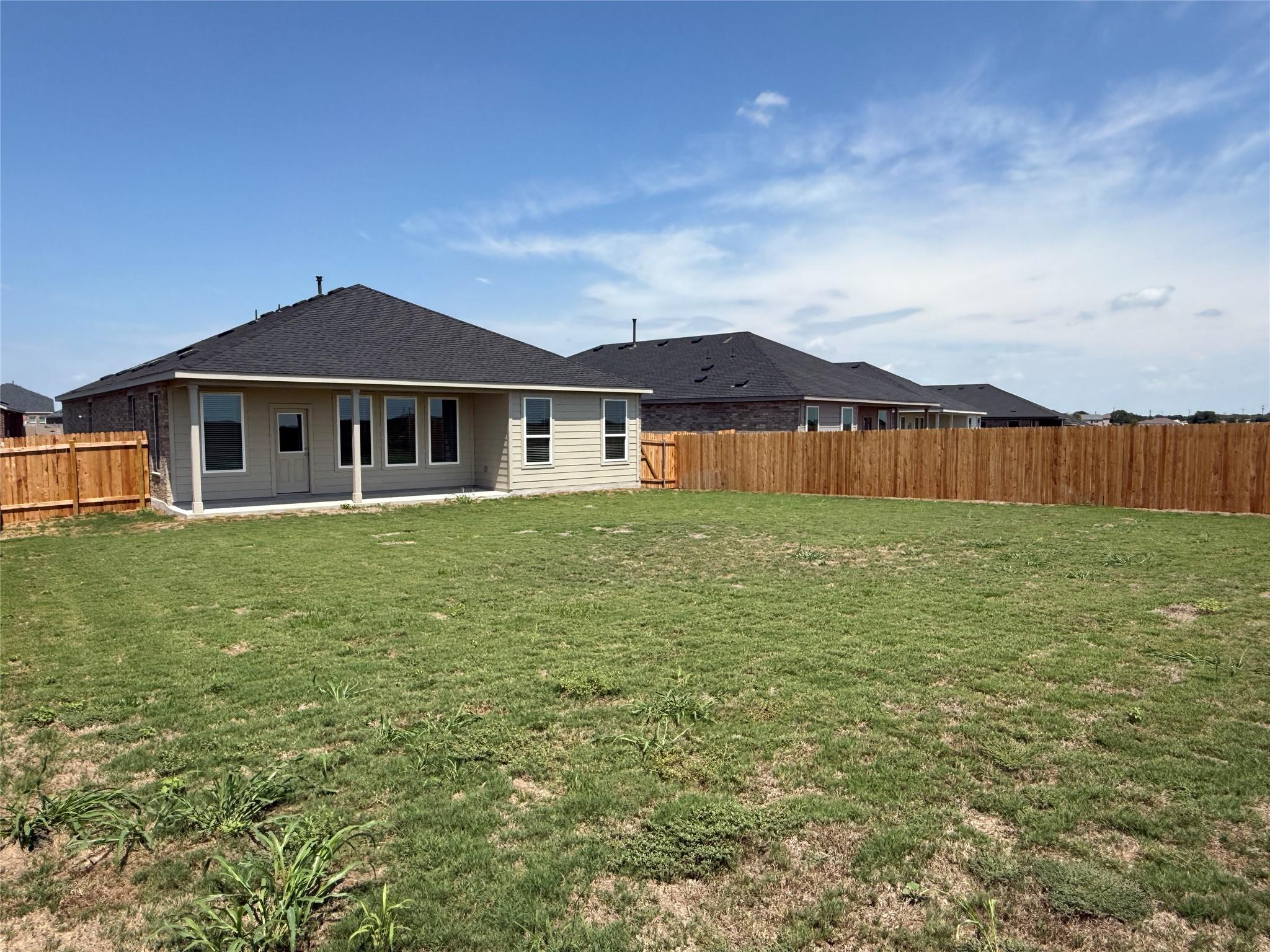 241 Seabreeze St Property Photo 18