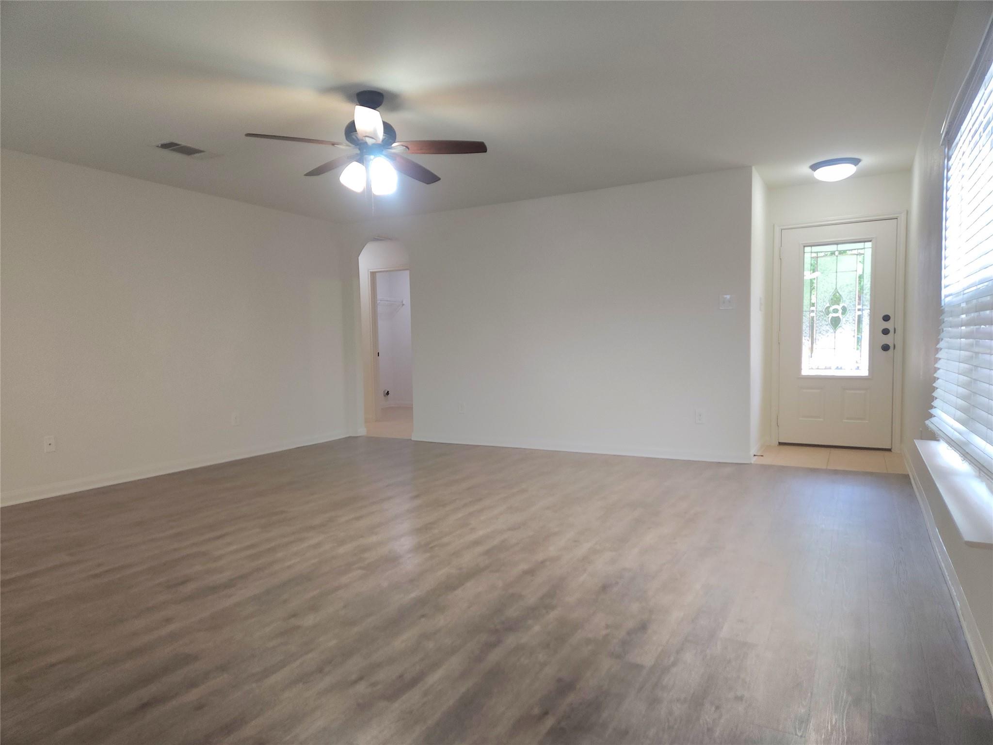 1616 Treeta Trl Property Photo 4