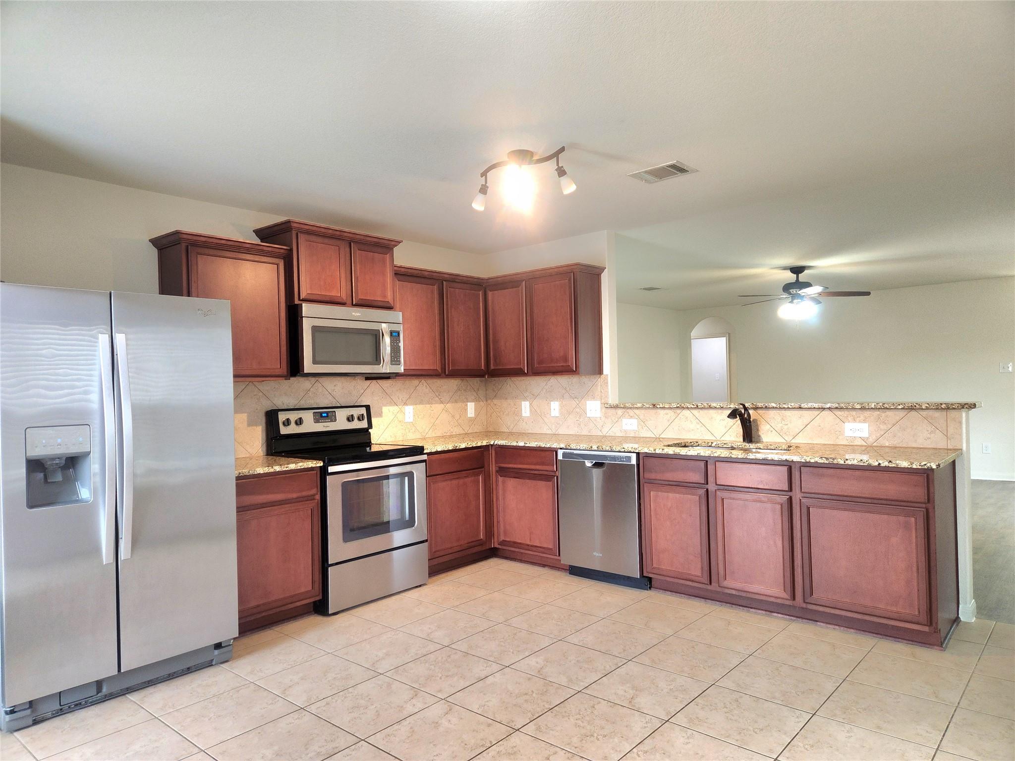 1616 Treeta Trl Property Photo 5
