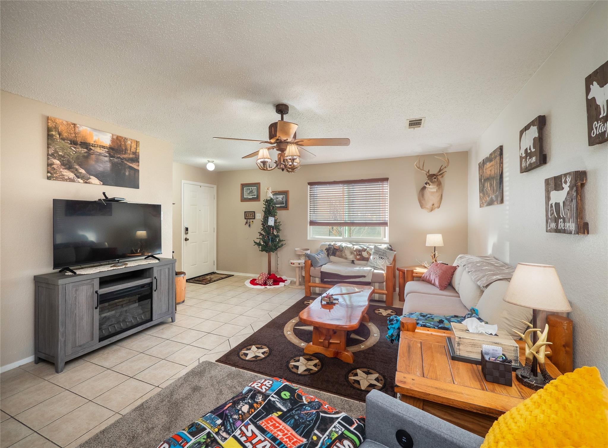 2909 Kim Dr Property Photo 4