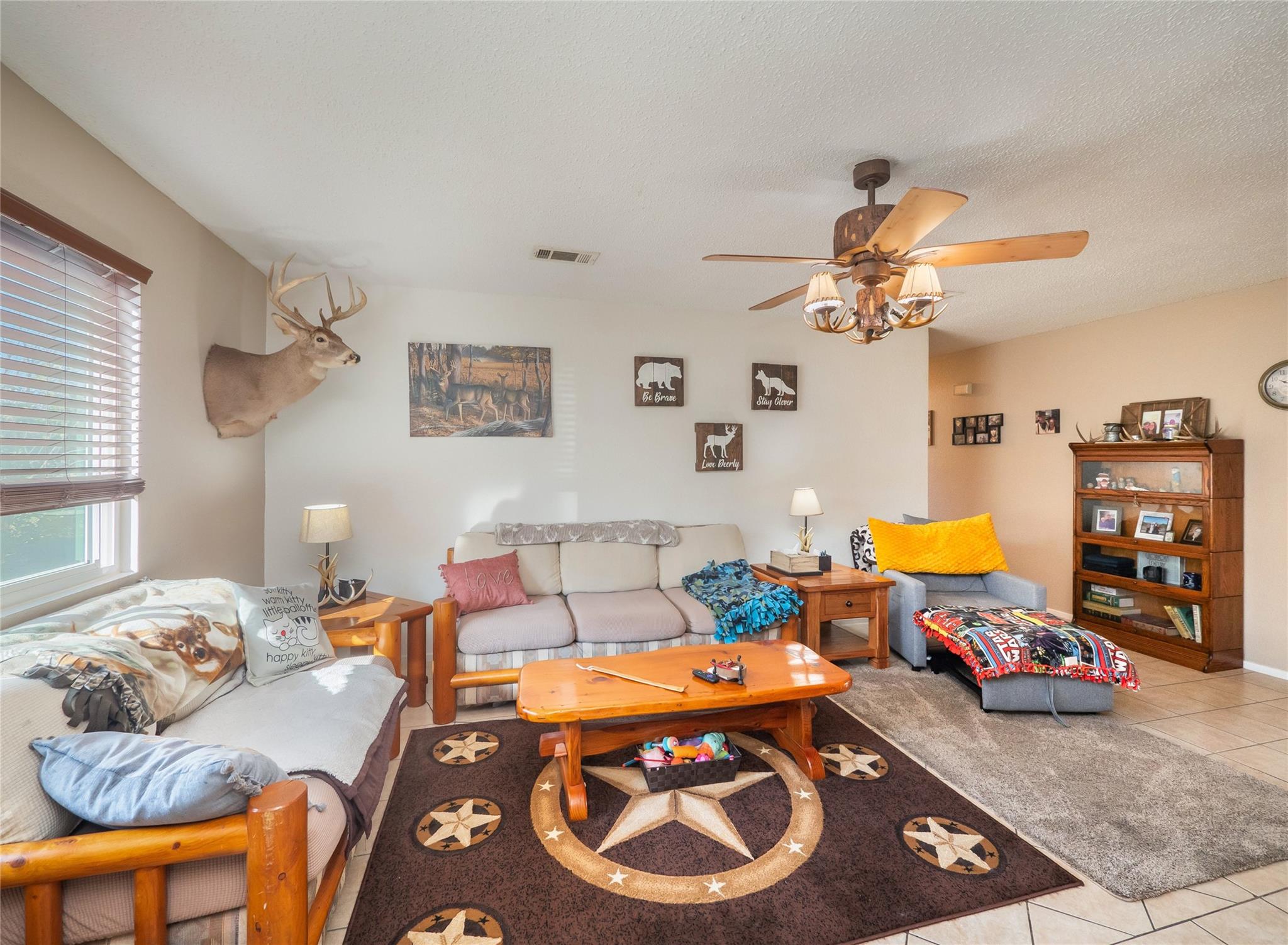 2909 Kim Dr Property Photo 6