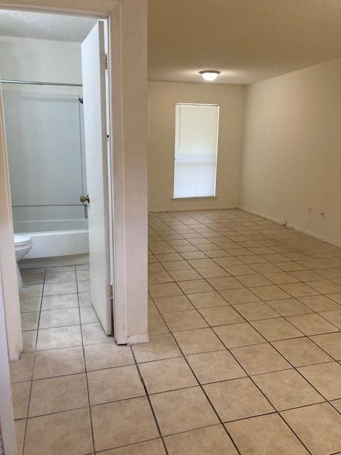 5701 Woodrow Ave 101 Property Photo 6