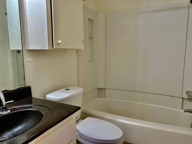5701 Woodrow Ave 101 Property Photo 7