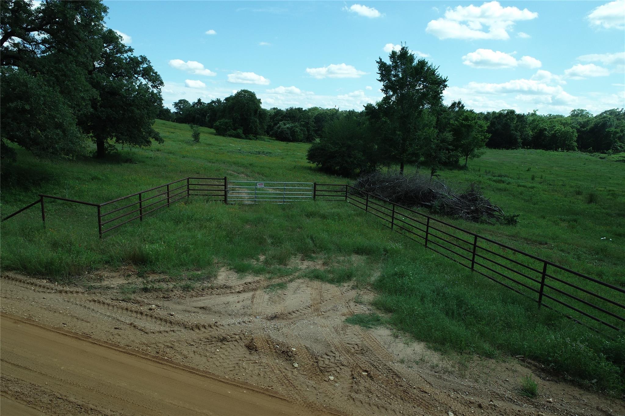 2055 Cr 342 Rd Property Photo 4