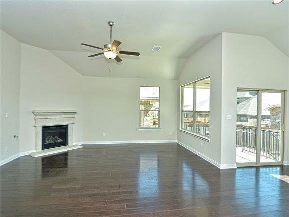 916 Purple Moor Pass Property Photo 3