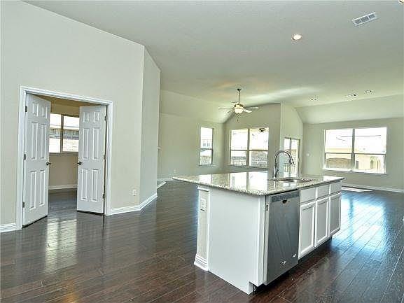 916 Purple Moor Pass Property Photo 7
