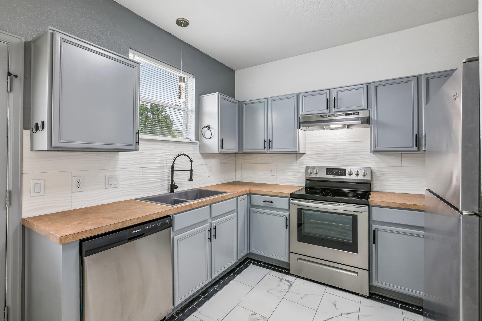 18736 Imperial Eagle Ln Property Photo 12