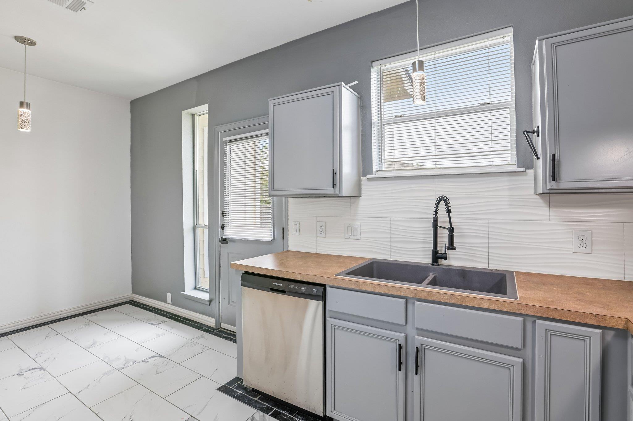 18736 Imperial Eagle Ln Property Photo 15
