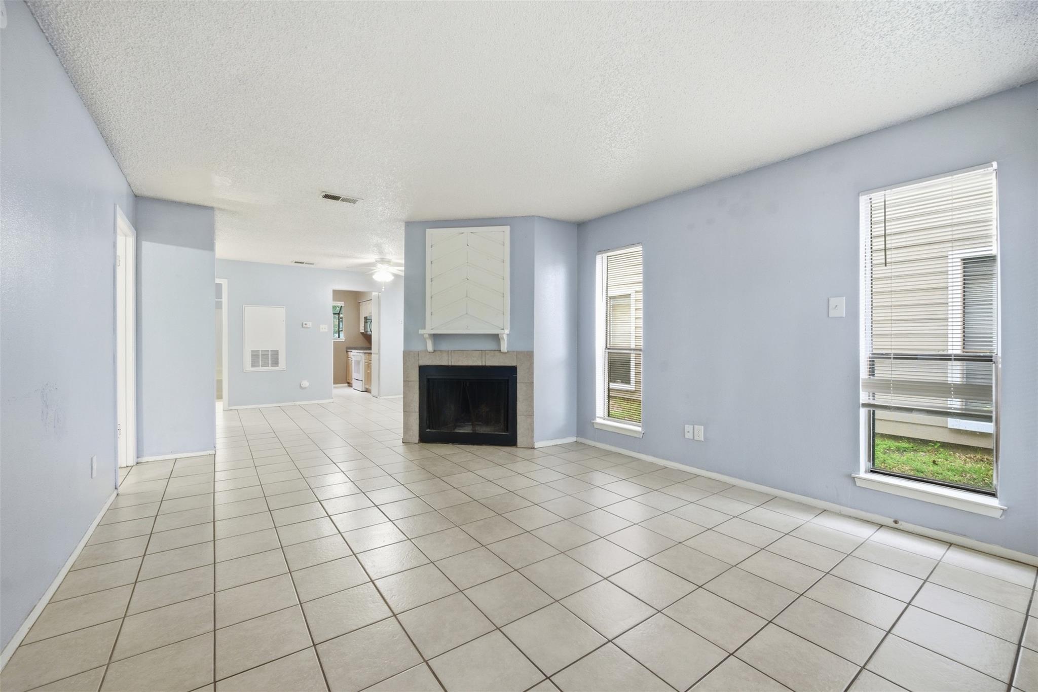2009 W Loop None #a Property Photo 1