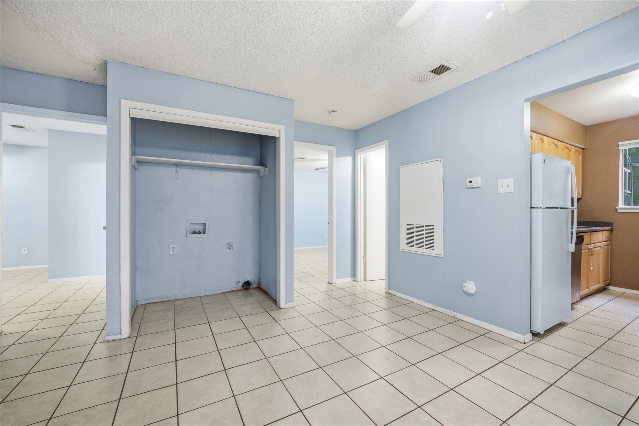 2009 W Loop None #a Property Photo 3