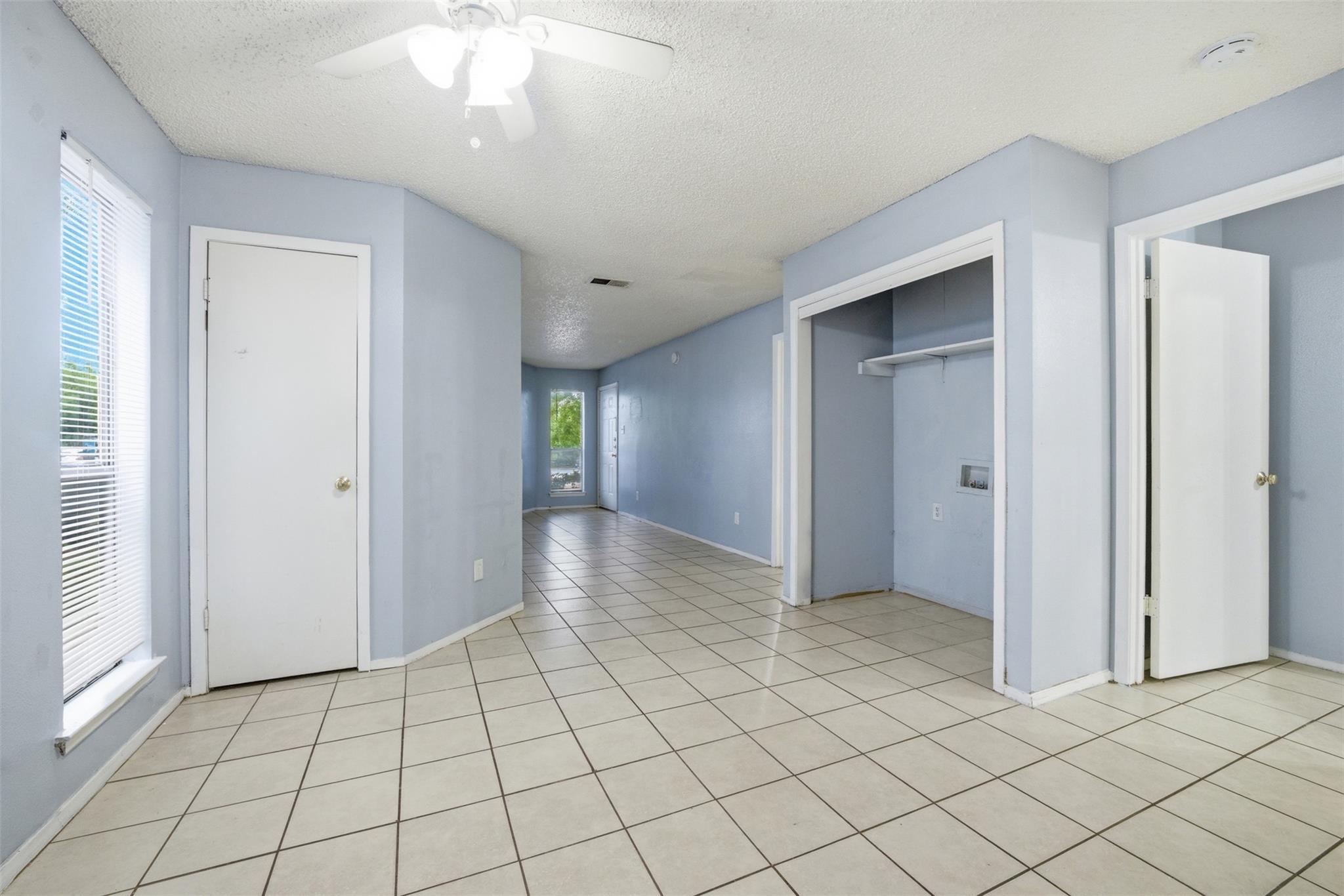 2009 W Loop None #a Property Photo 4