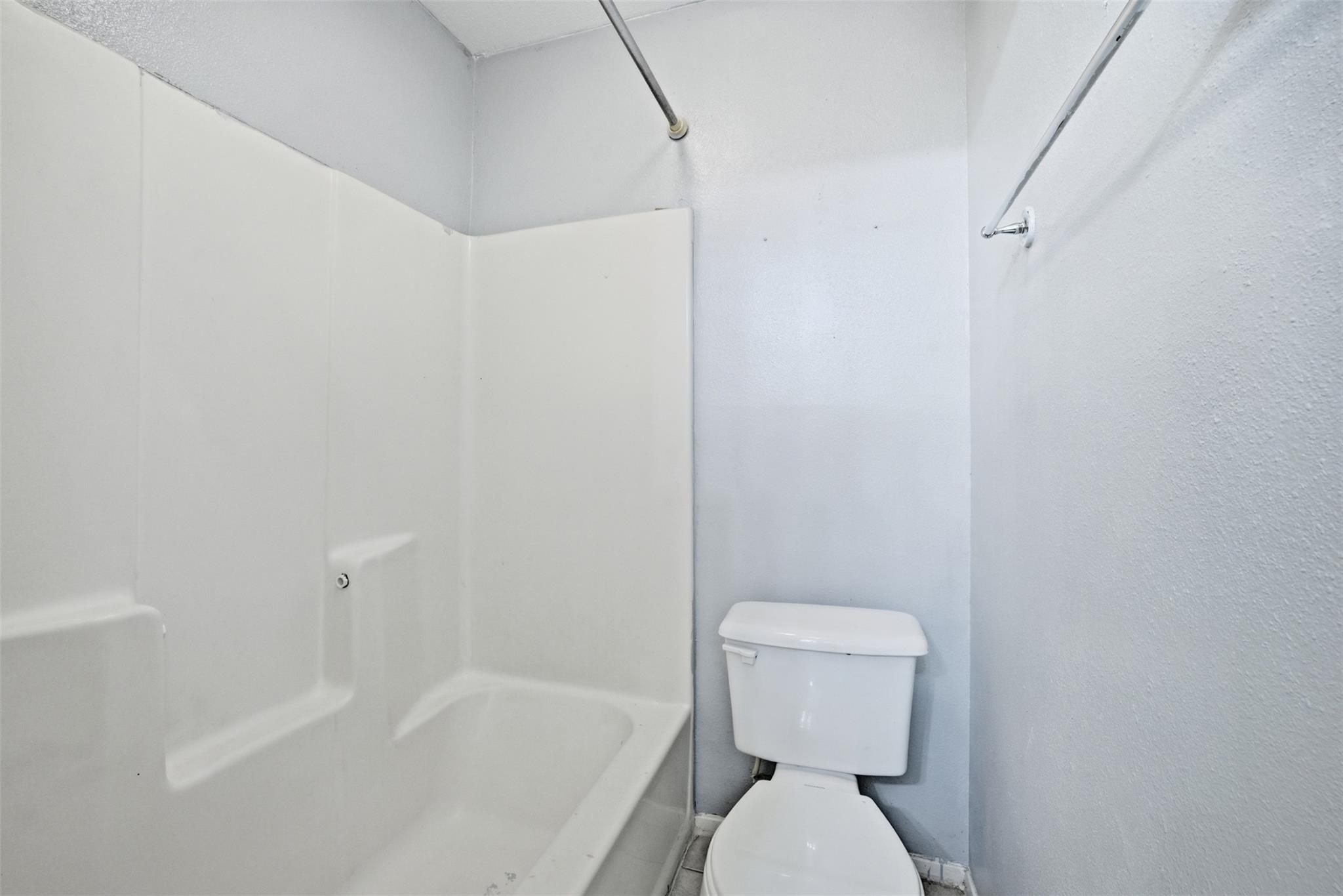 2009 W Loop None #a Property Photo 11