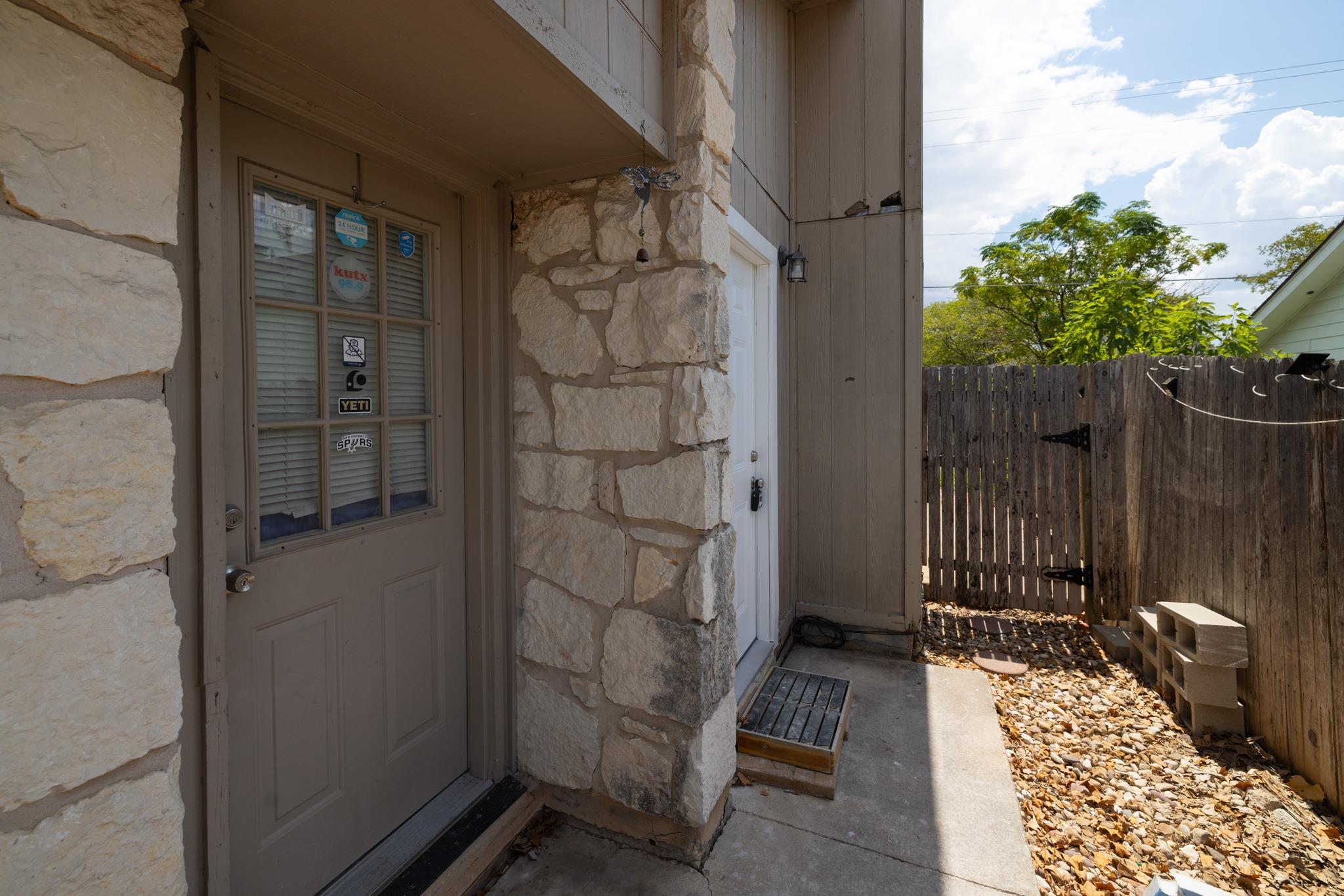 2401 Singletree Ave #b Property Photo 4