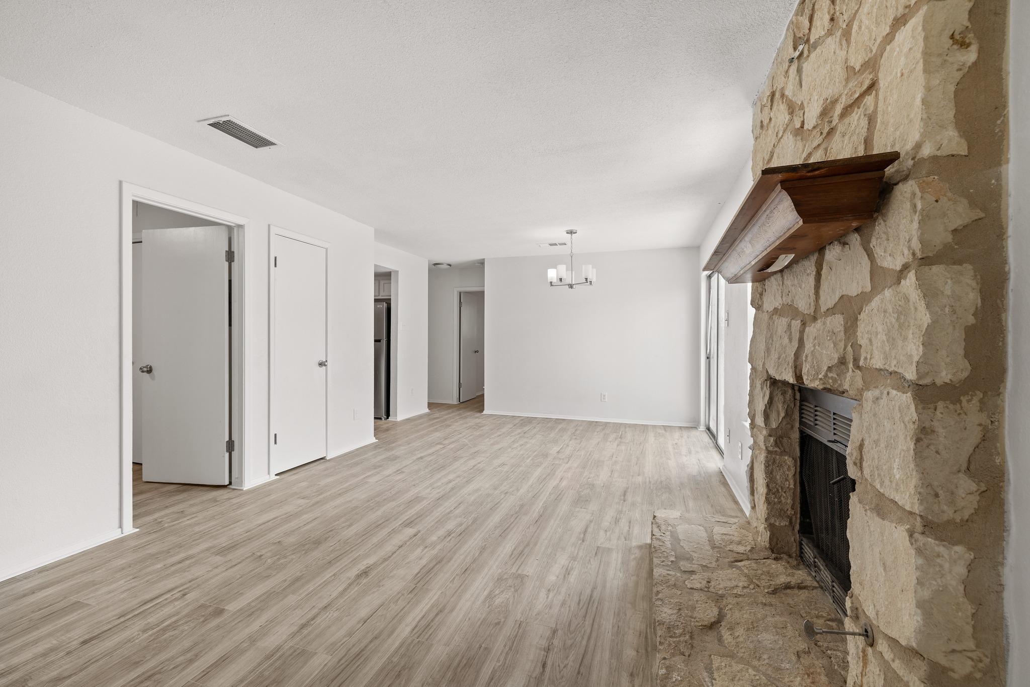 2401 Singletree Ave #b Property Photo 6