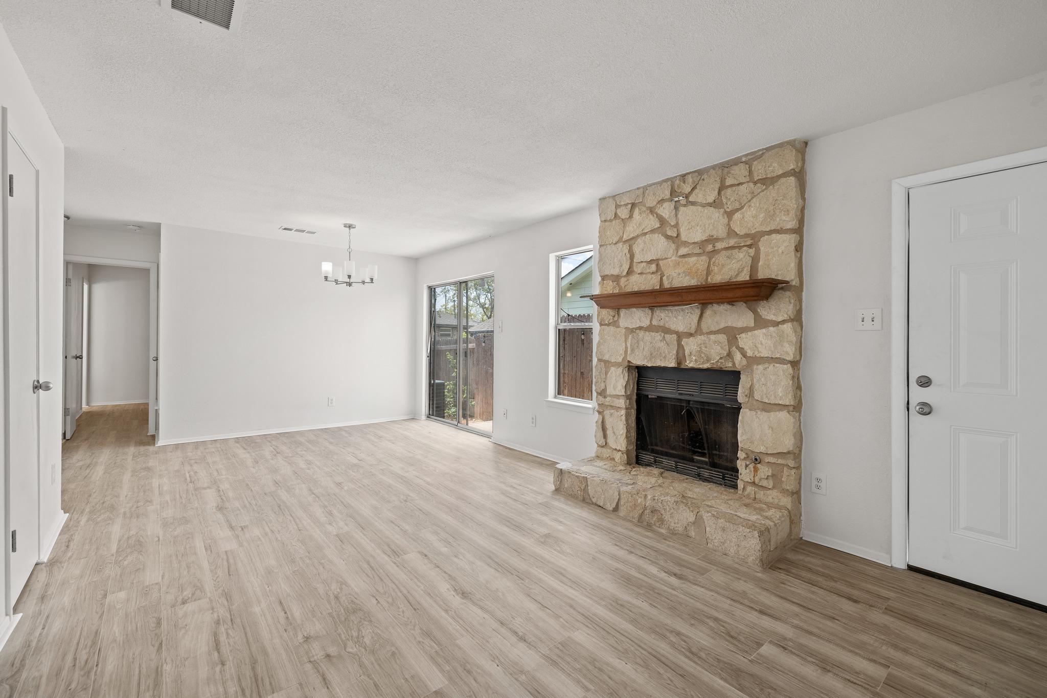 2401 Singletree Ave #b Property Photo 7