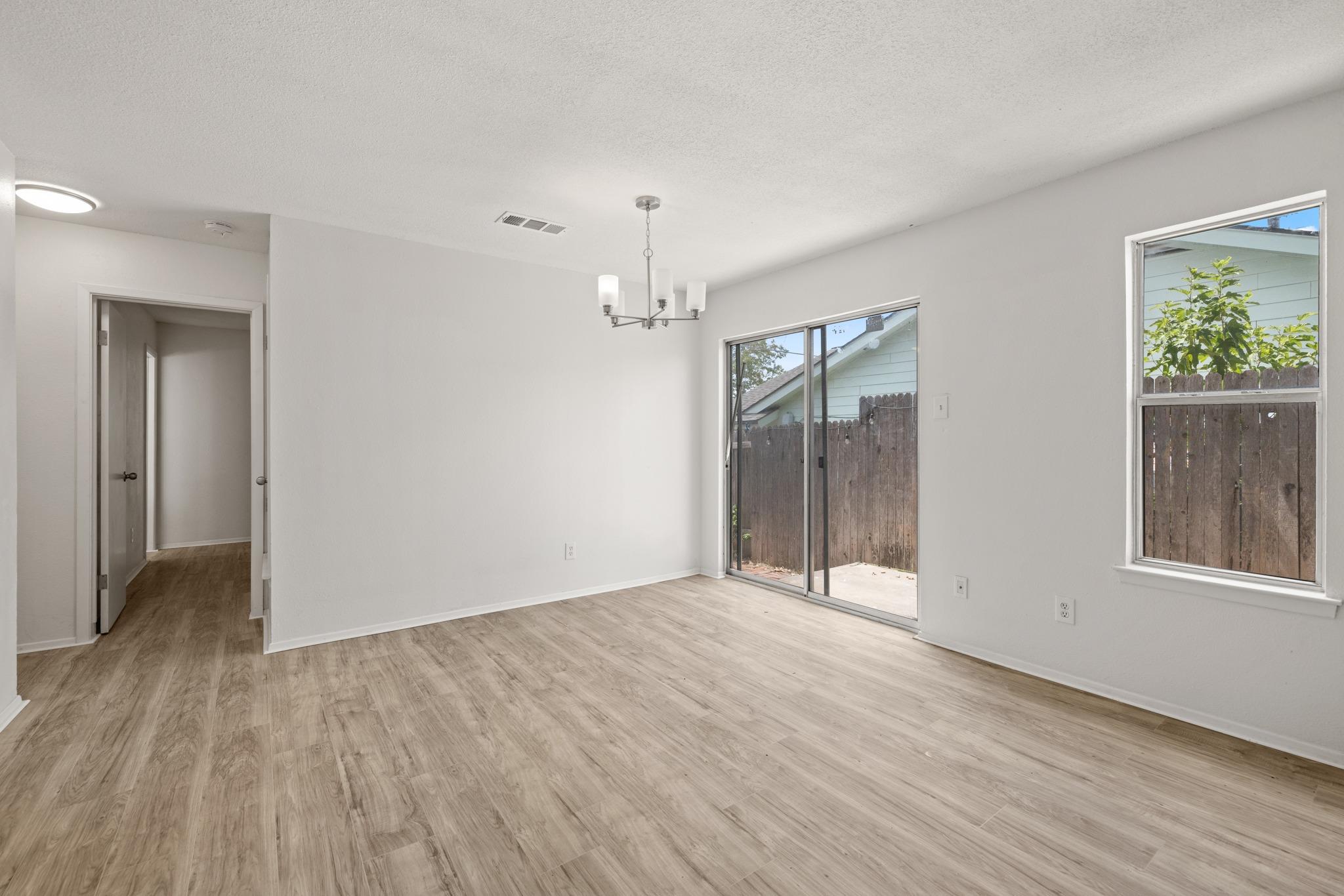2401 Singletree Ave #b Property Photo 8