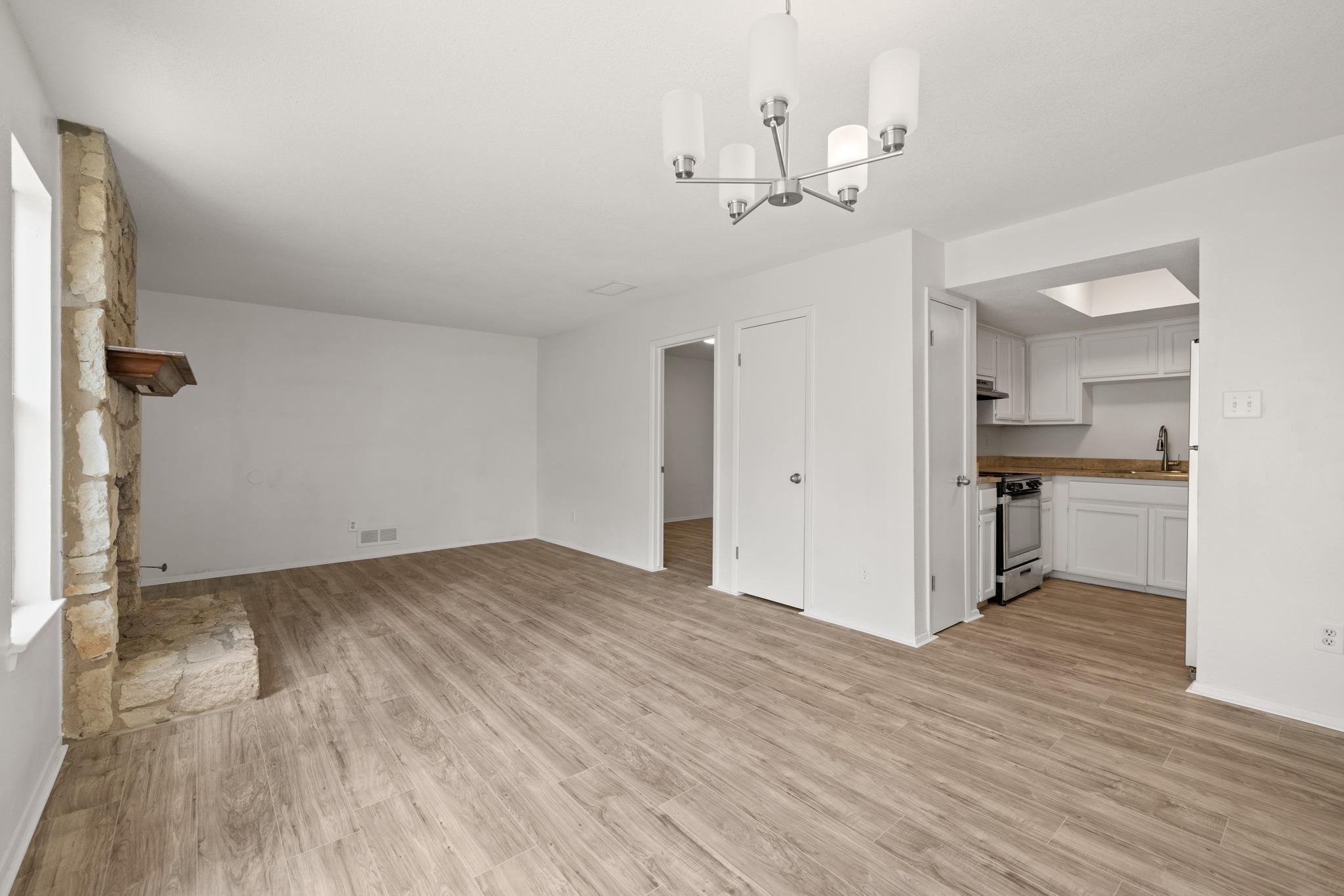 2401 Singletree Ave #b Property Photo 10