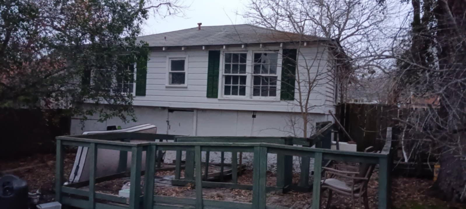 121 E Guadalupe St Property Photo