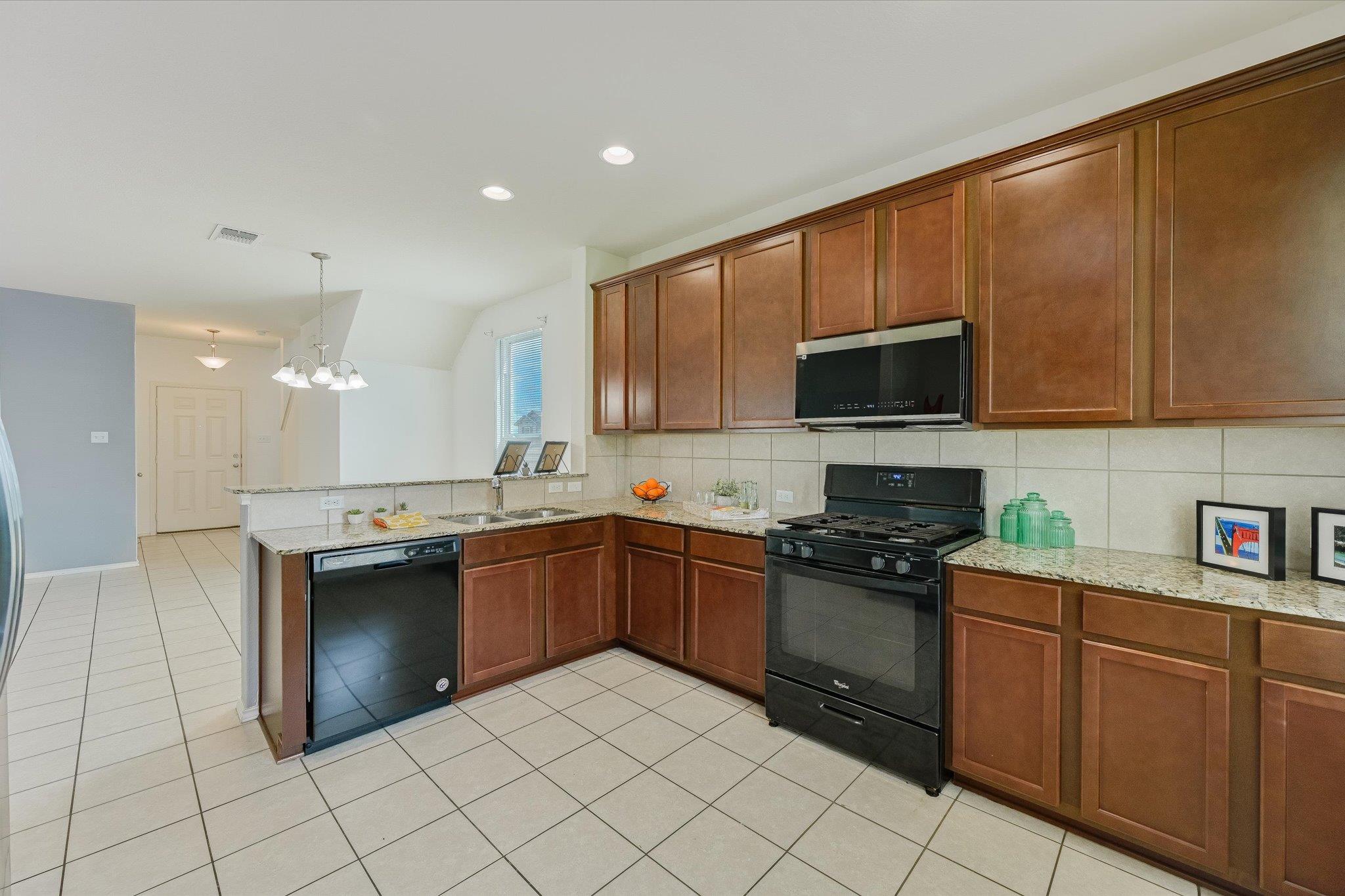 220 Nettletree Dr Property Photo 8