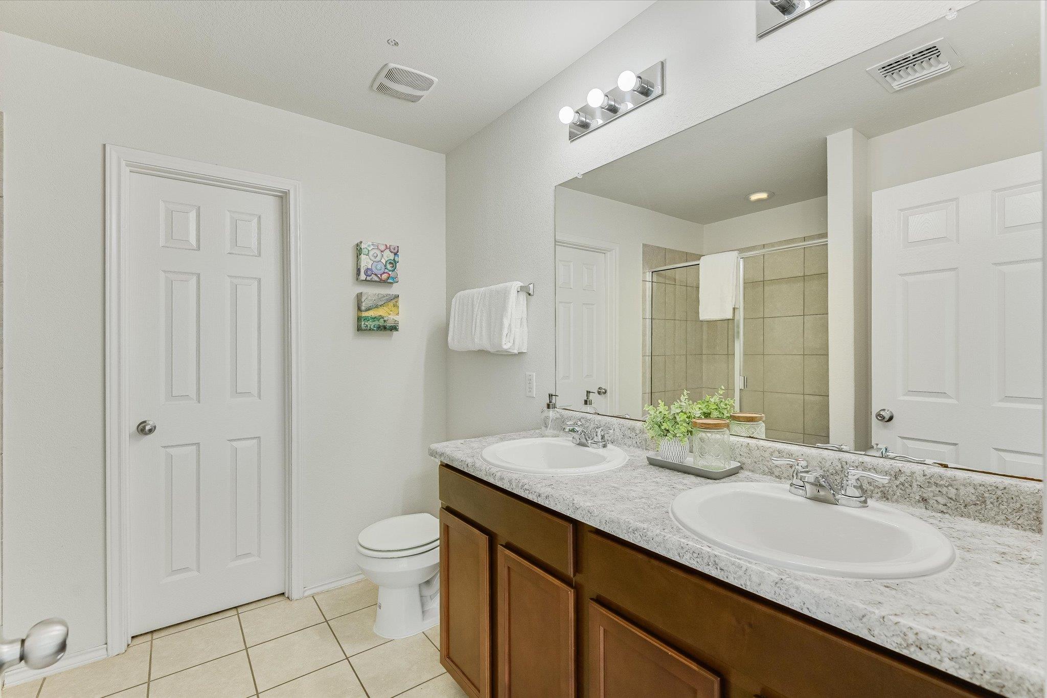 220 Nettletree Dr Property Photo 16