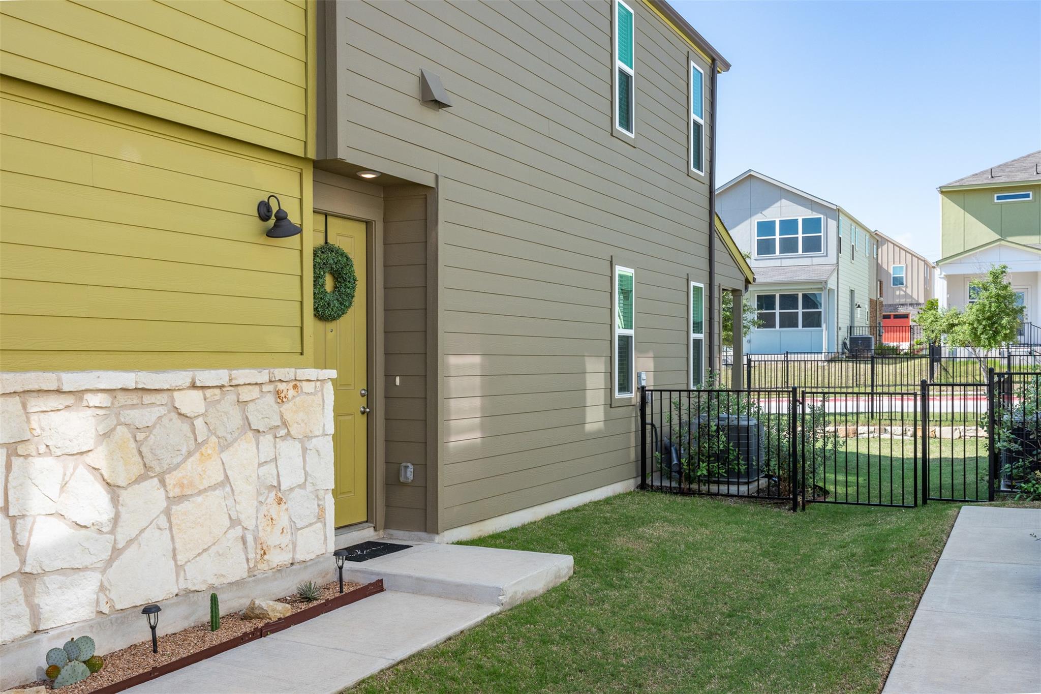 7403 Acela Trl Property Photo 25