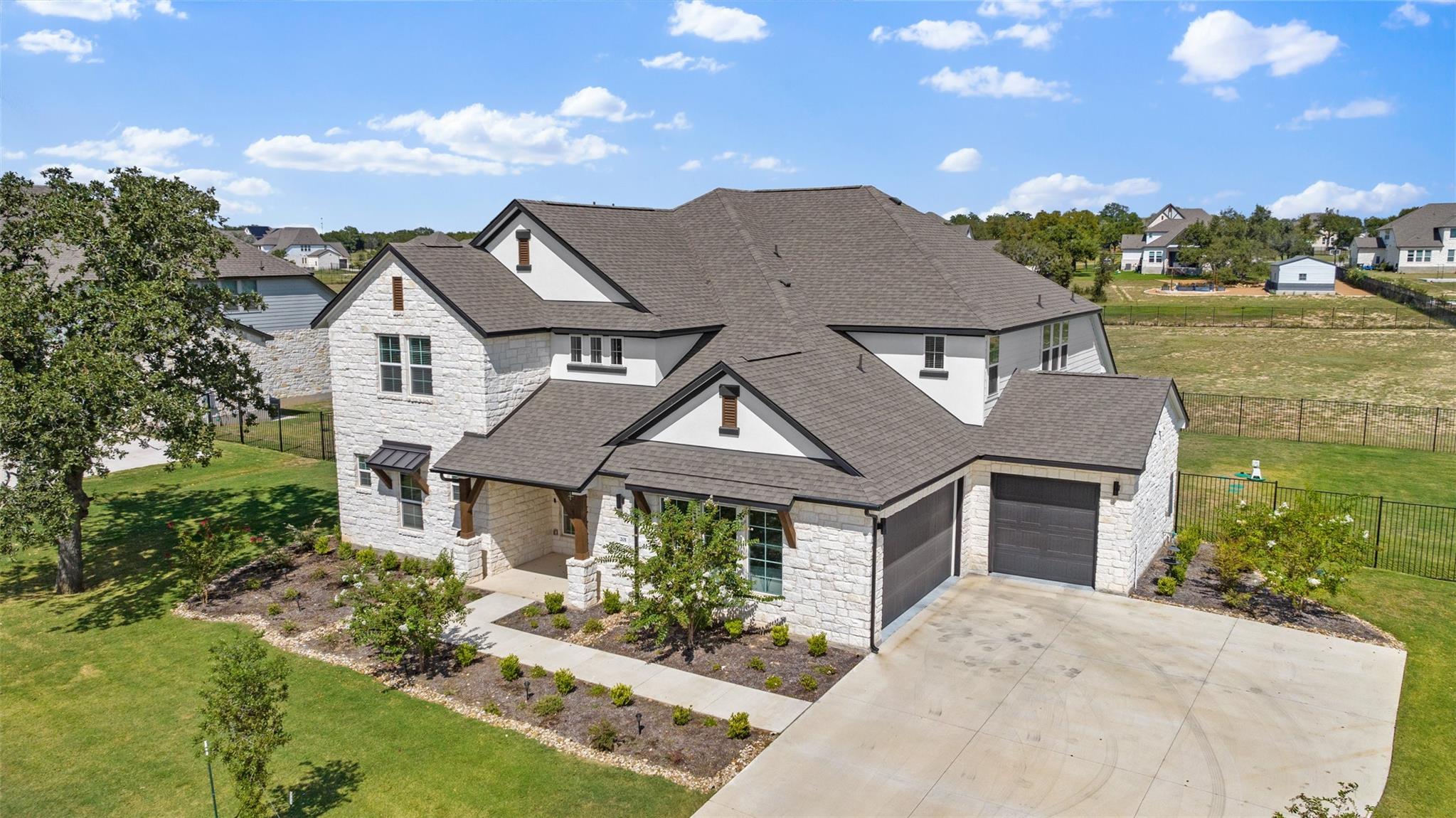 201 Shady Hill Loop Property Photo 1