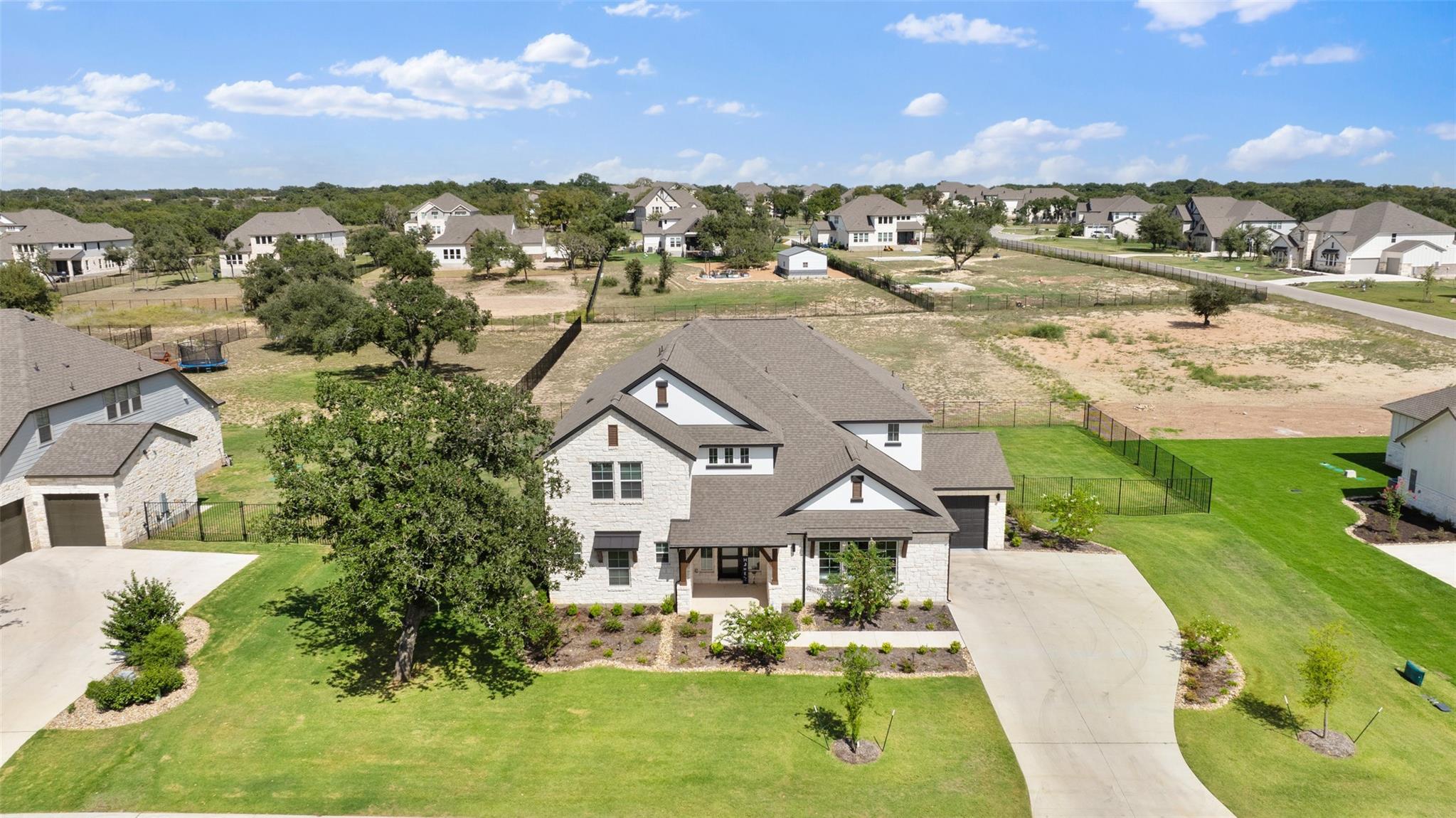 201 Shady Hill Loop Property Photo 6