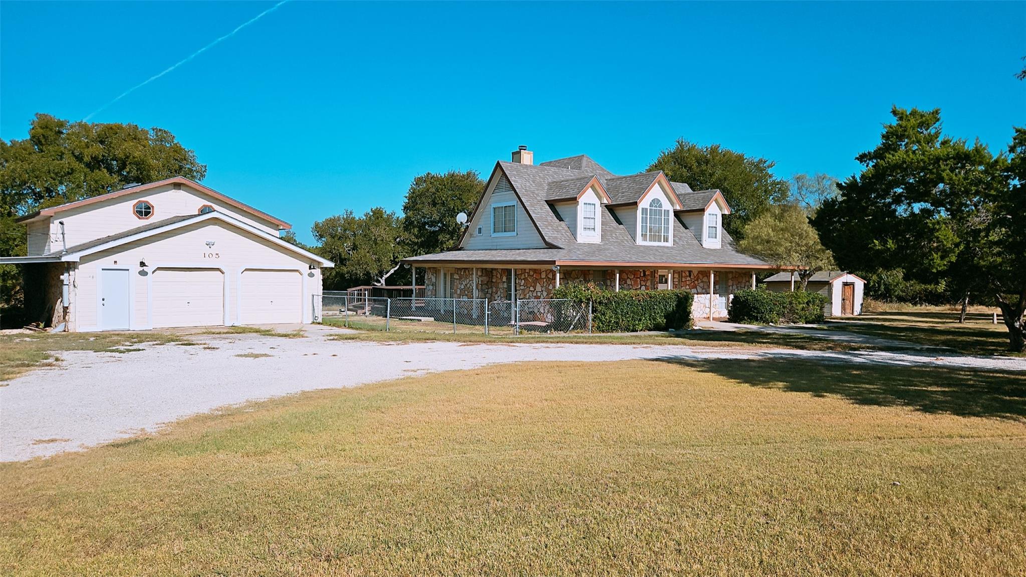 105 Meadow Dr Property Photo 1